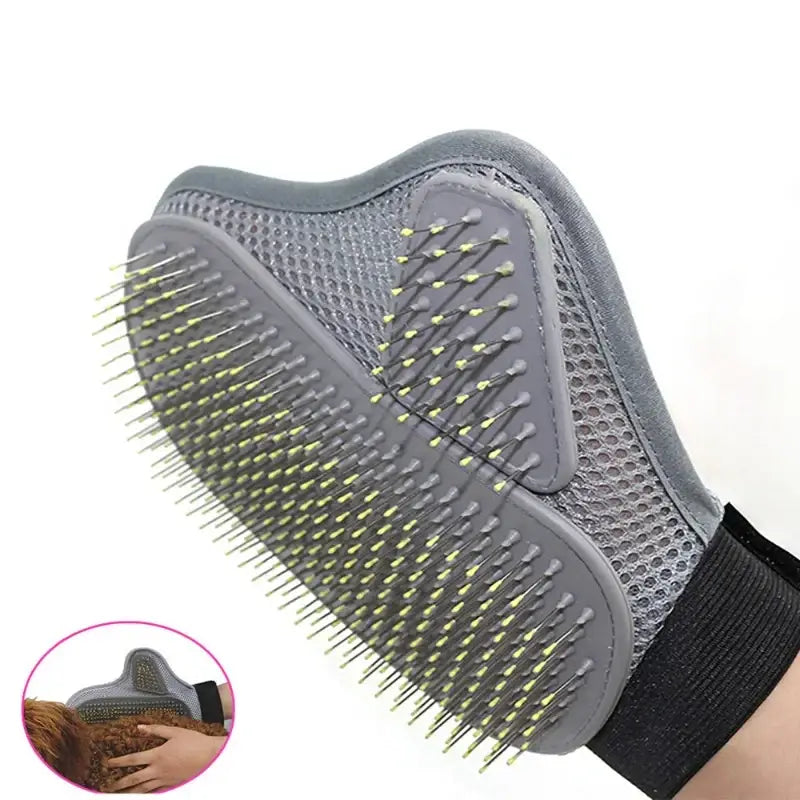 Fur-Free Glove - rubber grooming tips close-up